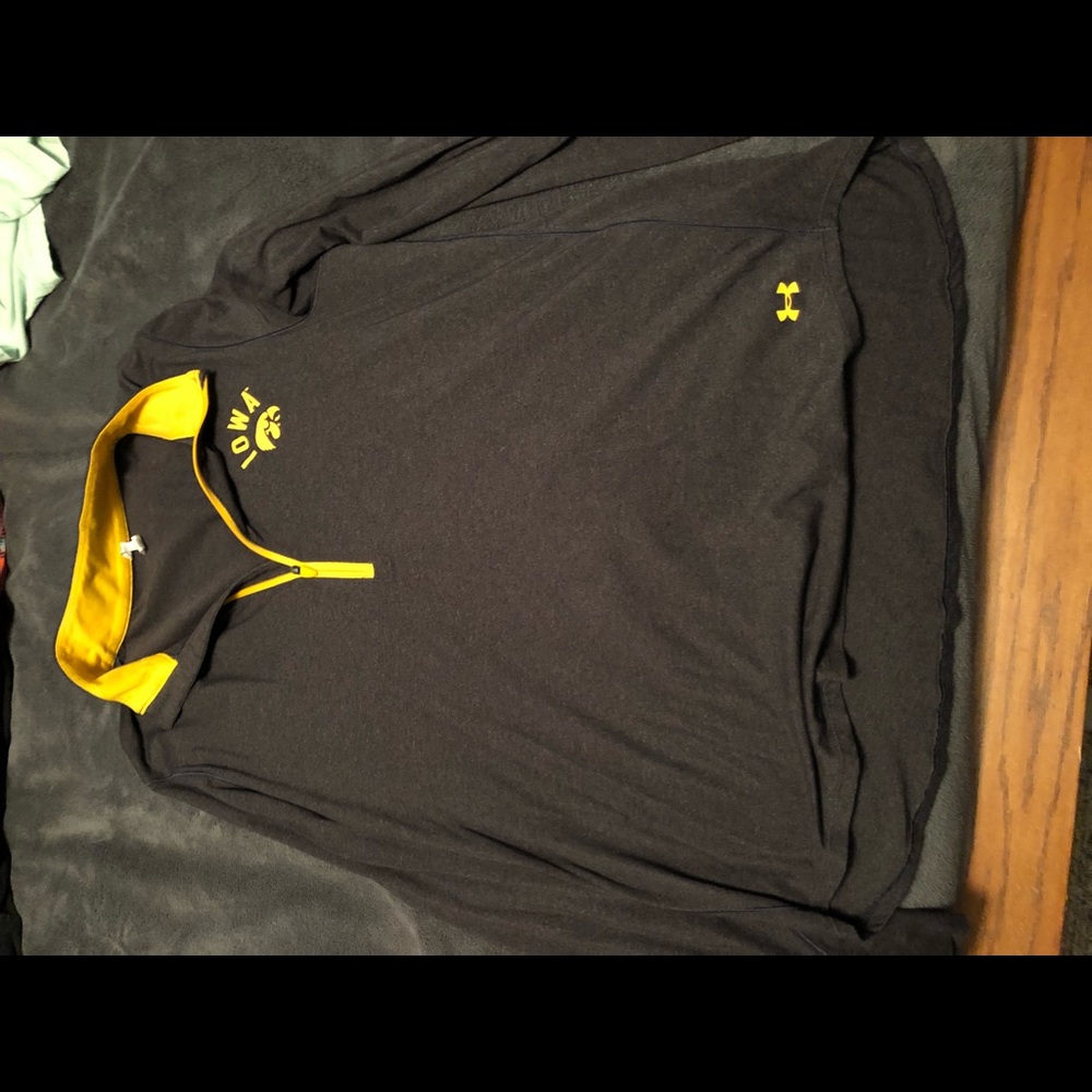 Women’s Under Armour Iowa Hawkeyes 1/4 zip